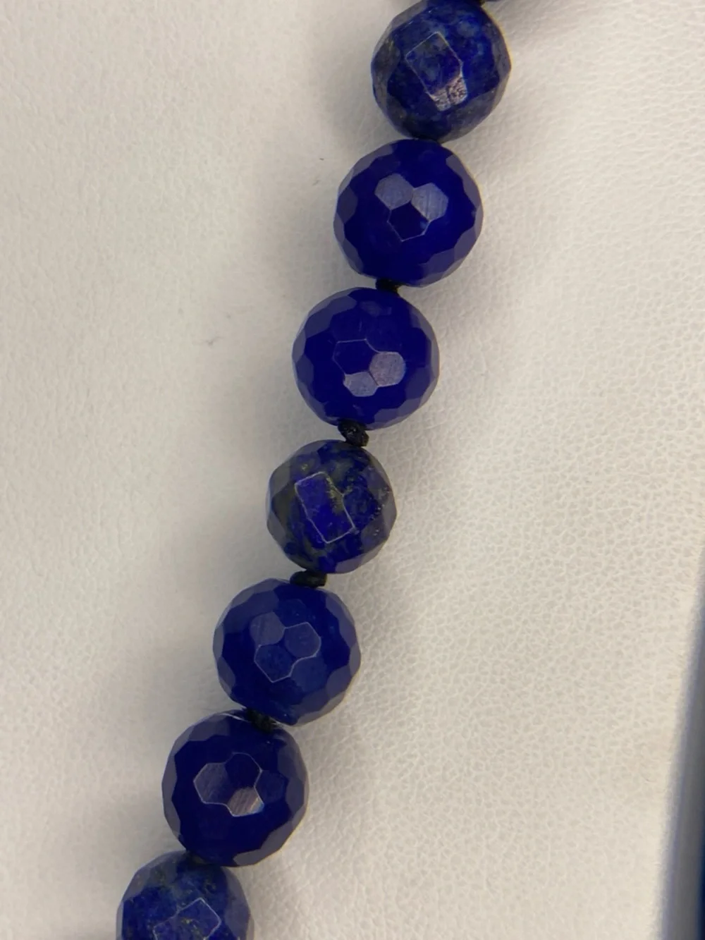Facetd Lapis Lazuli 10 mm hand knotted 22 inch necklace Aprilsplace - Picture 5 of 9